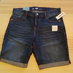 NWT Old Navy Bermuda shorts Size 6 Regular
